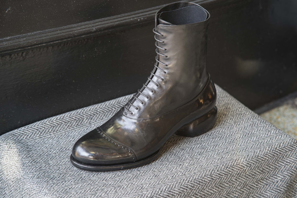 Rock'n'roll feel over this boot.