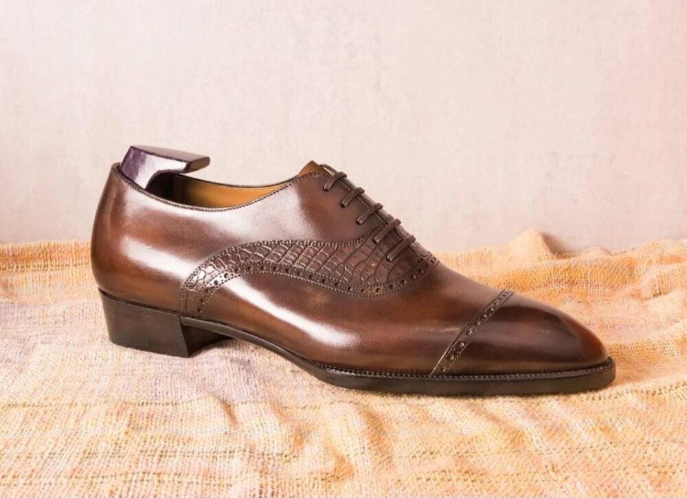 Shoe Brand Acme Shoemaker